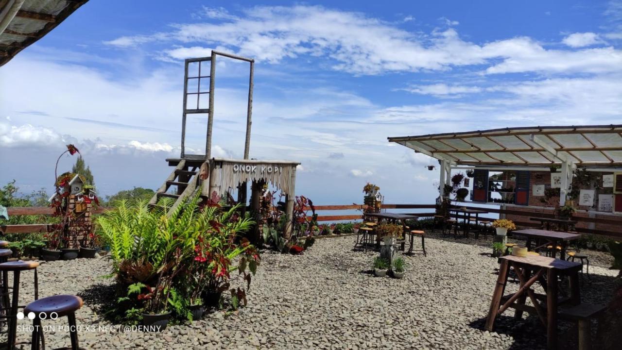 Ecobromo Lejlighed Pasuruan Eksteriør billede